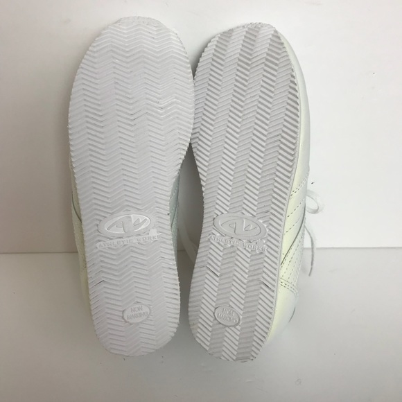 Athletic Works Walking Shoe. NWT Size 6. - Picture 5 of 8